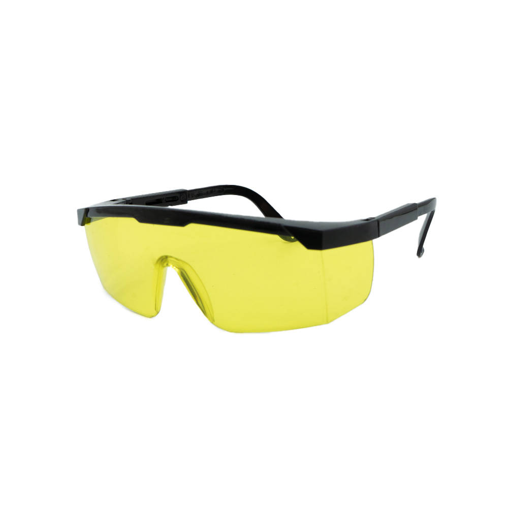 Laser safety goggles included with the Yumi L-A4